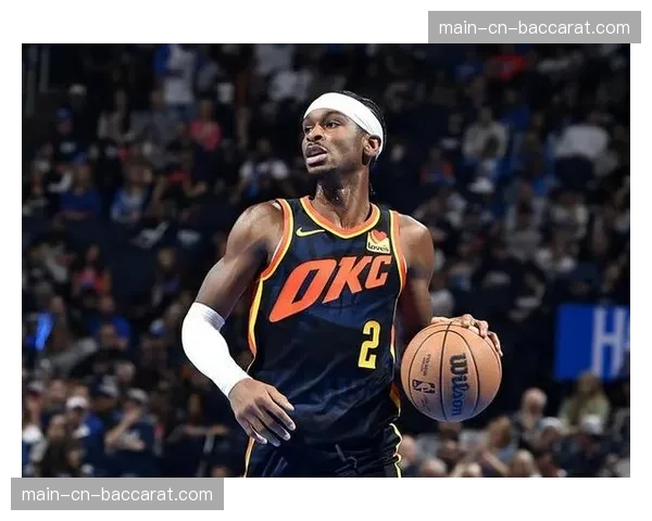 特写:最后一攻,亚历山大面对包夹分球,吉迪空位三分偏出 特写:最后一攻,亚历山大面对包夹分球,吉迪空位三分偏出